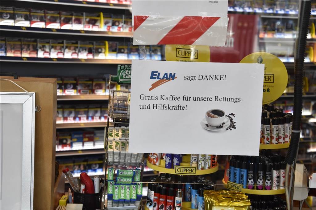 Gratis-Kaffee für Einsatzkräfte: Elan-Tankstelle dankt Rettungskräften, Polizisten & Co. Seit Sonntag (22. März) bekommen Einsatzkräfte einen Gratis-Kaffee an der Stockumer Straße. Auf Facebook wurde die Aktion hundertfach geliked.