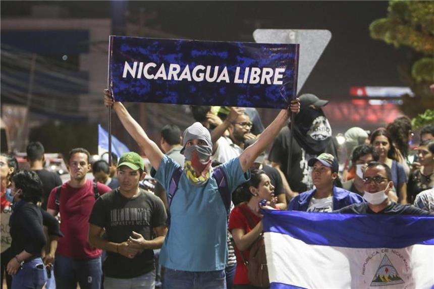 Seit Tagen demonstrieren in Nicaragua Menschen gegen eine Sozialreform. Bei den Protesten kam es bereits zu zahlreichen Toten. Das Auswärtige Amt rät von einer Reise in Land ab. Foto: Alfredo Zuniga