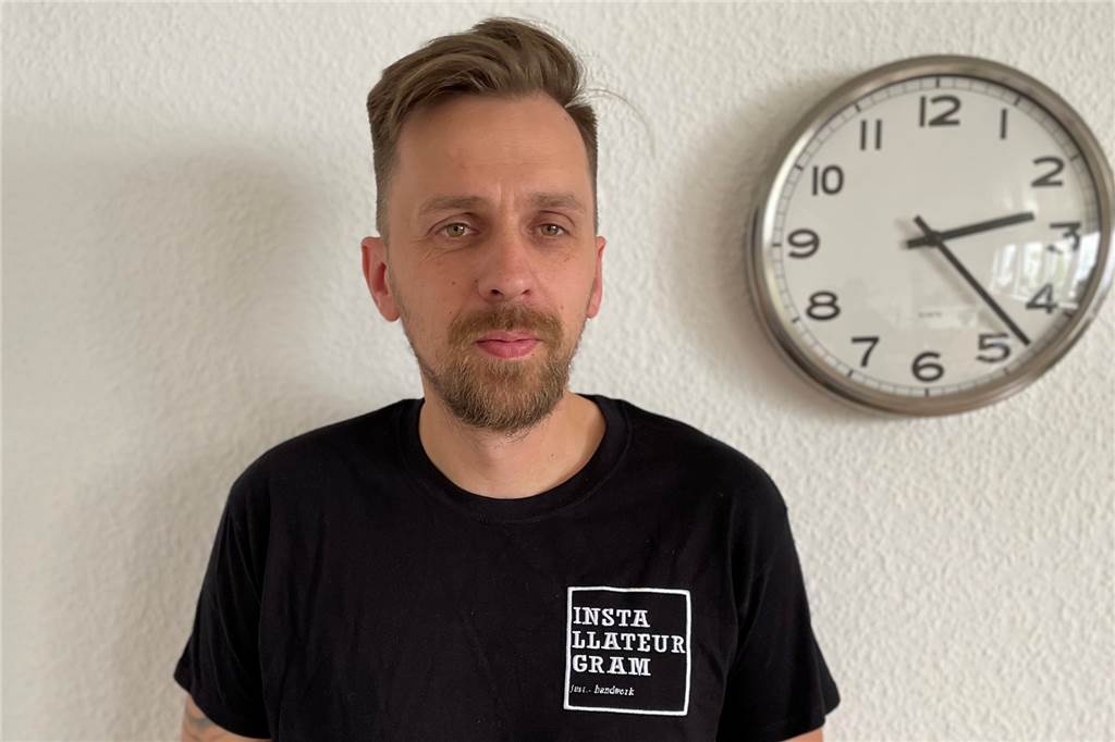 „Der von Instagram“: Influencer Stefan (39) macht den Installateurs-Beruf sexy Seit vier Jahren nimmt Stefan Wienke seine Follower auf seinem Account @Insta_llateur_gram mit durch seinen Alltag als Installateur.