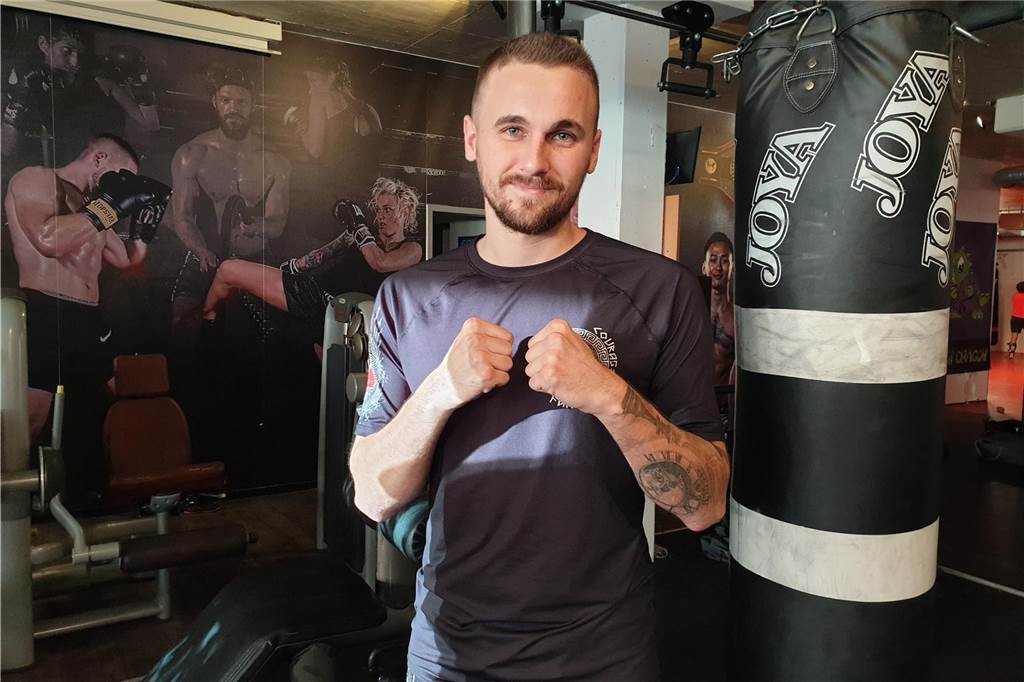 Gewalt gegen Frauen: Selbstverteidigung zunehmend nachgefragt Marc Maier von der Fight Lounge in Dortmund