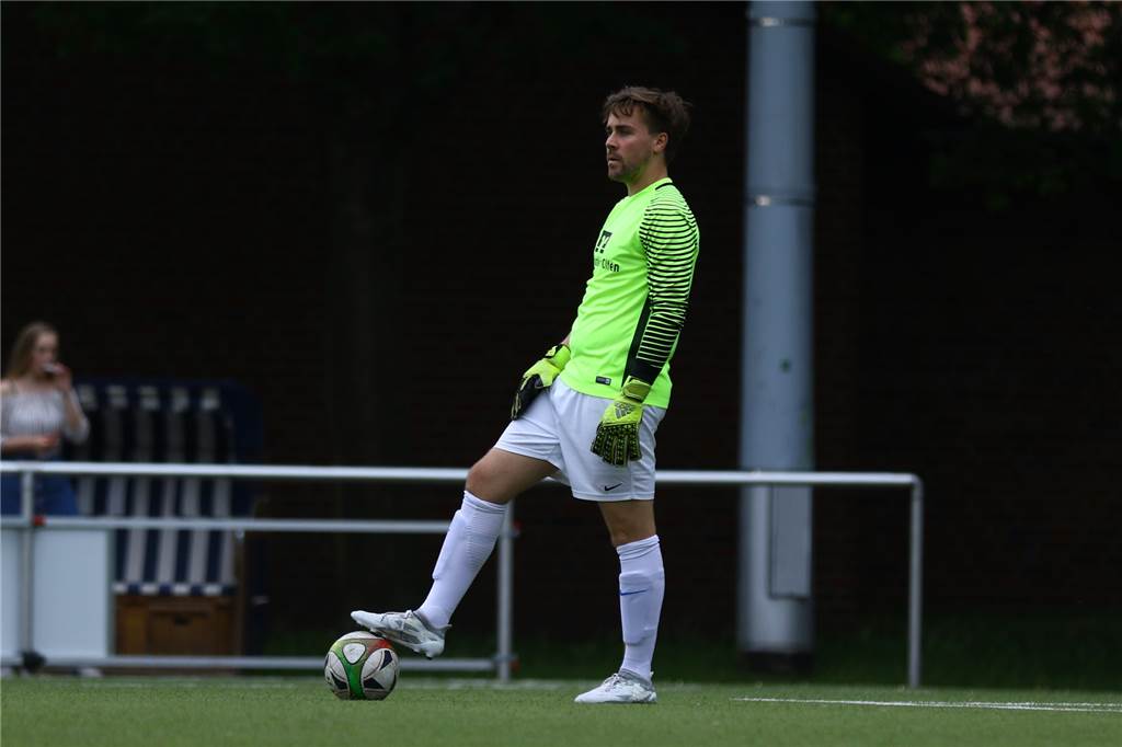 Olfens Ersatzkeeper opfert sich nochmal auf Seit zwei Jahren spielt Andre Hellermann für die Ü32 des SuS Olfen. Ob er weiterhin in der ersten Mannschaft aushelfen will, weiß er nicht.