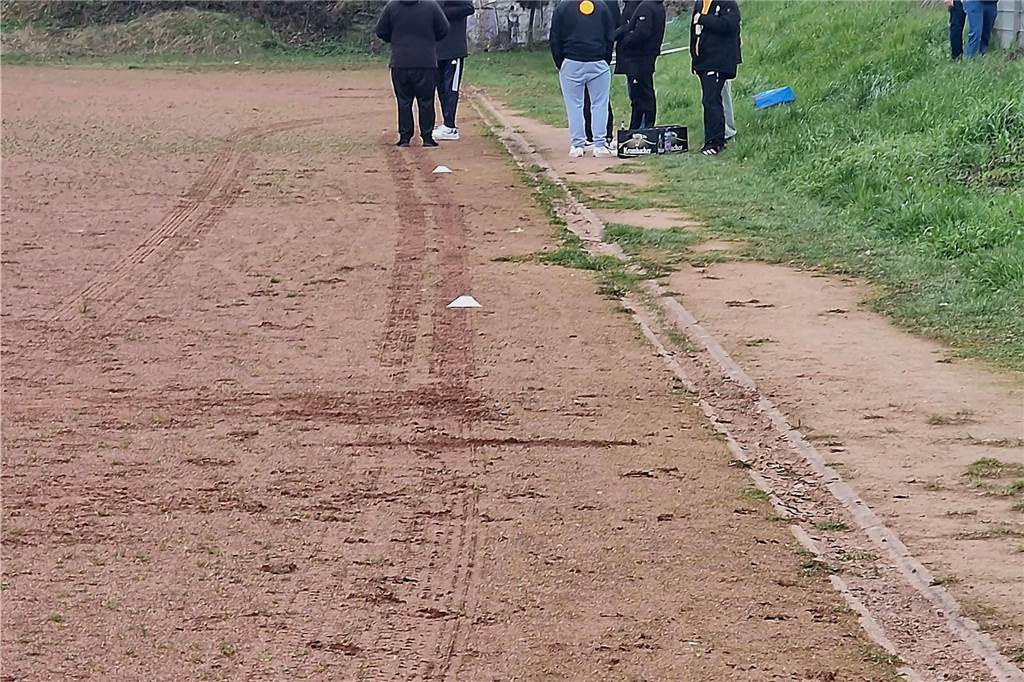 Seitenlinien aus der früheren Jugendspielzeit
