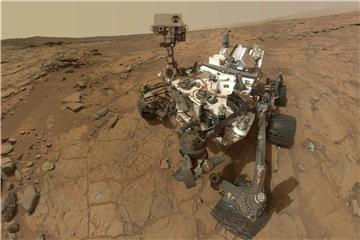 Selbstporträt des NASA Marsrovers „Curiosity“ bei der Arbeit auf dem Roten Planeten. Foto: NASA/Archiv
