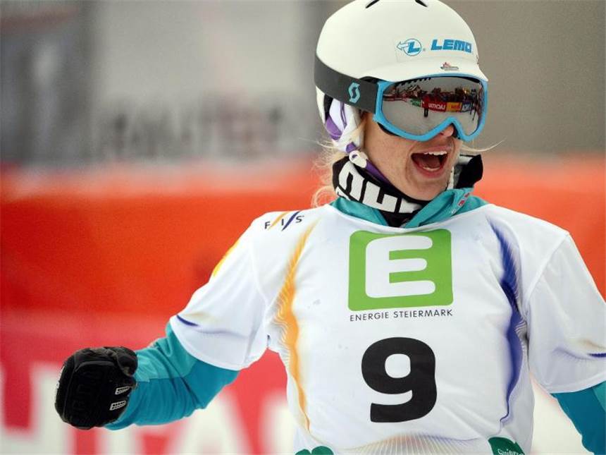 Snowboarderin Jörg Dritte bei Parallel-Riesenslalom Selina Jörg schnappt sich den dritten Platz. Foto: Barbara Gindl