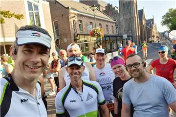 Selms Triathleten freuten sich doch noch auf eins der wenigen Rennen (v.l.): Berthold Prott, Thorsten Berka, Wolfgang Närdemann, Christoph Bochon, Beate Teichmann und Marcel Steinberg