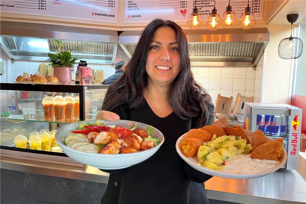 Selvi Aksünger, Inhaberin des Café Rot im Kaiserviertel