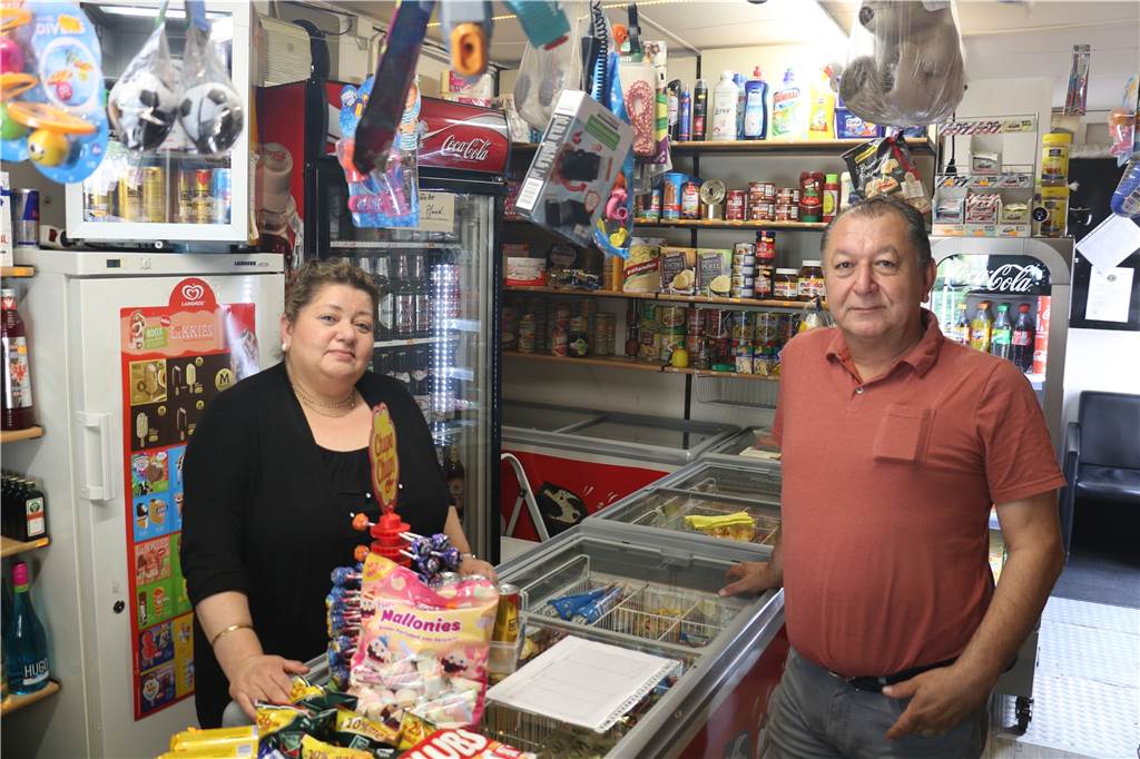 „Dann ist es vorbei mit der Samba-Bude“: Traditions-Kiosk in Werne vor dem Aus Sema und Nihat Irmak hoffen, dass sie den Kiosk, der sich in einem Container befindet, in der Nähe zum jetzigen Standort an der Horster Straße aufstellen dürfen. Dafür suchen sie eine Stellfläche von etwa 50 Quadratmetern Größe.