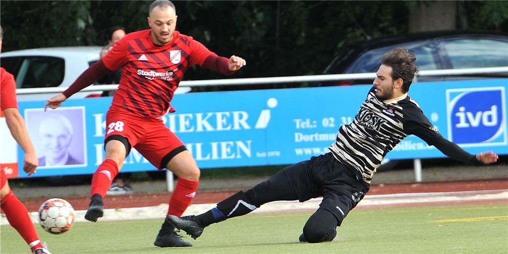 ETuS/DJK Schwerte: „Hätten zur Halbzeit 4:1 führen müssen“ - Aber VfL Hörde gewinnt 5:1 Semih Aktas (ETuS/DJK Schwerte) am Ball.