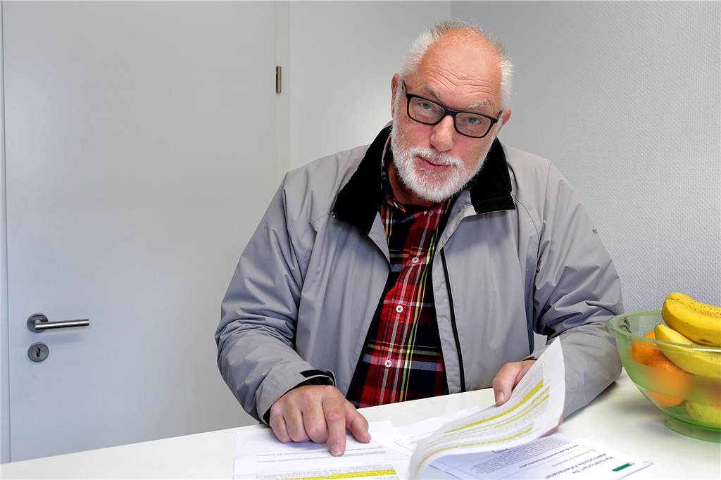 Seniorenbeiratsvorsitzender Rüdiger Haake möchte die Digitalisierung der Halterner Senioren vorantreiben.
