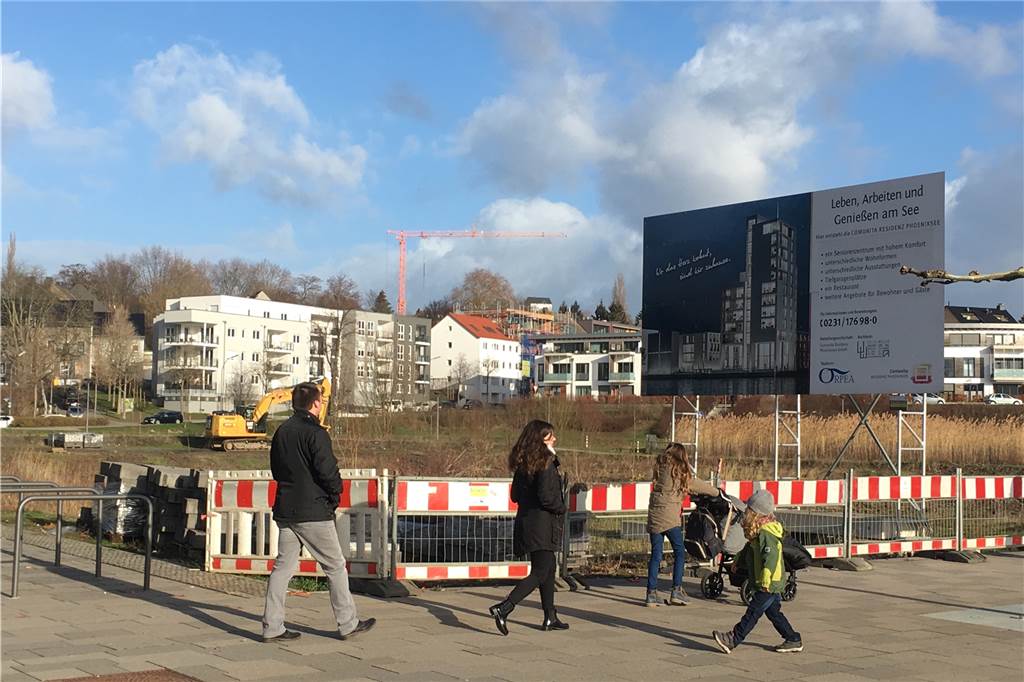Phoenix-See, Wilo, Hauptbahnhof: So geht es auf Dortmunds größten Baustellen weiter Seniorenwohnen am Phoenix-See soll das Projekt H12 bieten. Bauzaun und Bagger stehen inzwischen.
