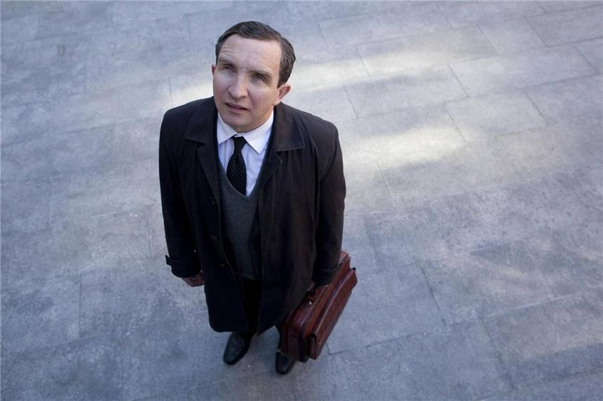 "Mr. May und das Flüstern der Ewigkeit" im Kino Sensibel und penibel: Eddie Marsan ist Mr. May.
