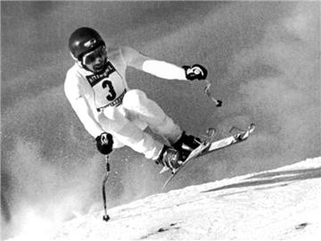 Sepp Ferstl im Januar 1979 auf seinem Weg zum Sieg bei der Hahnenkamm-Abfahrt. Foto: UPI
