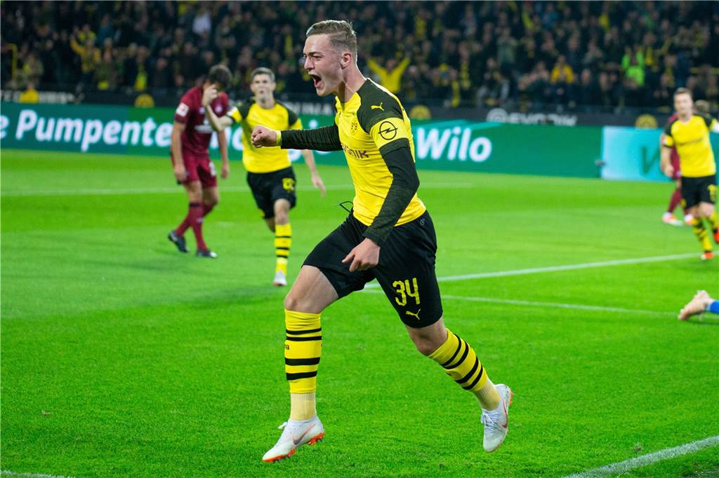 Jacob Bruun Larsen verpasst den Durchbruch - und muss sich jetzt Gedanken machen September 2018, das 7:0 gegen Nürnberg. Damals war noch alles in Ordnung in der Fußball-Welt von Jacob Bruun Larsen.