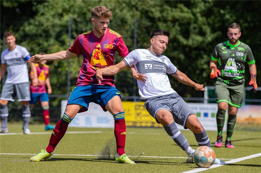 Topstürmer verlässt den Werner SC: In der Westfalenliga will er zum Stammspieler werden Serhad Gün (r.) wird den Werner SC wieder verlassen und zurück nach Hamm wechseln.