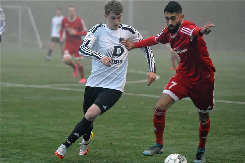 DJK Stadtlohn unterliegt deutlich: So endeten die Testspiele am Samstag Serhat Delen (r.) erzielte den Ehrentreffer für die DJK Stadtlohn beim Duell in Holtwick.
