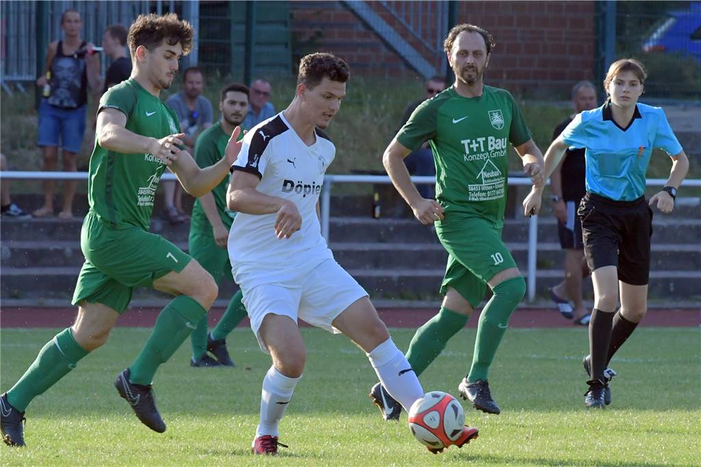 Pfeilschneller Stürmer aus Lünen findet in Kamen eine neue Heimat Serhat Yilmaz (links im Trikot des SuS Oberaden) wechselt in der Winterpause von der SG Gahmen wieder zum TSC Kamen.