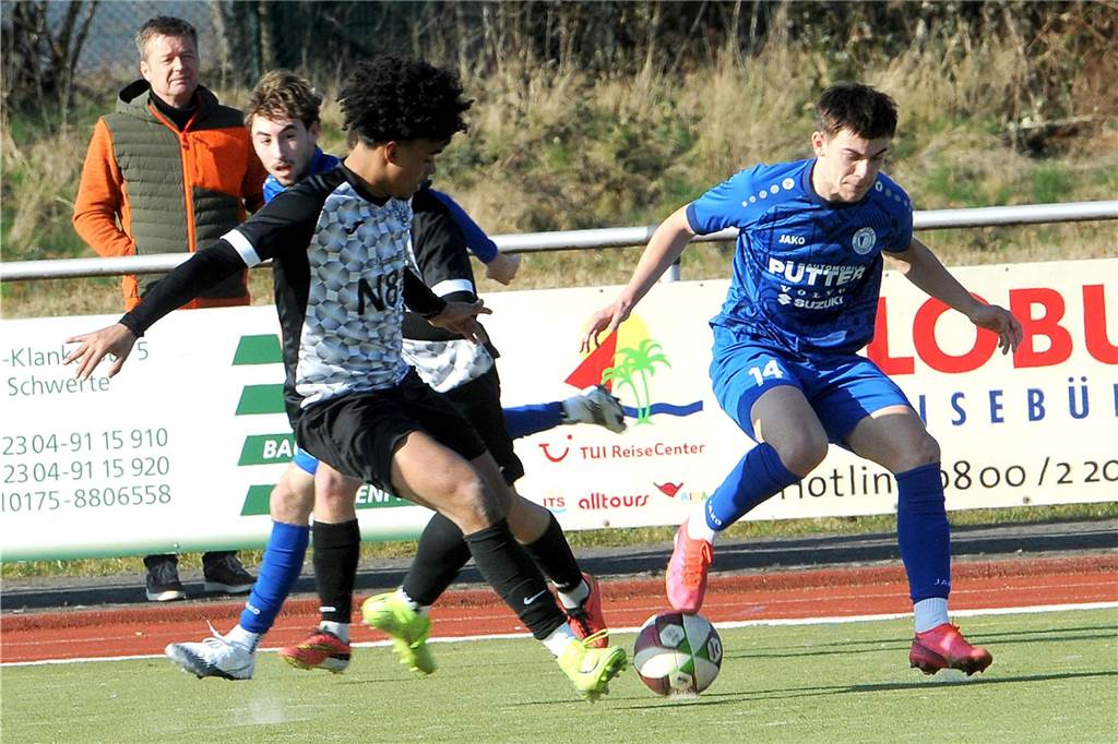 Ein Spieler des VfB Westhofen am Ball.
