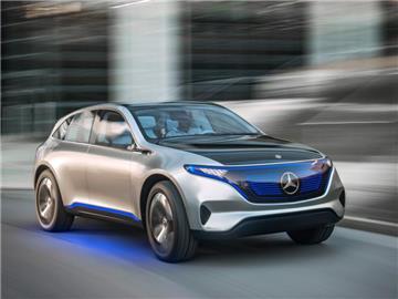 Seriennahes Elektro-SUV: Die Designstudie Generation EQ soll mit zwei E-Motoren bis zu 300 kW/408 PS leisten und maximal bis zu 500 Kilometer weit mit einer Batterieladung kommen. Foto: Daimler AG