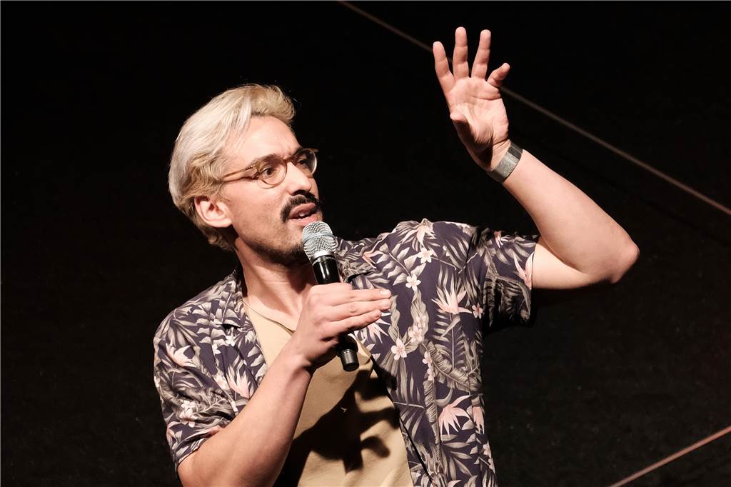 Comedians vor traumhafter Kulisse - „Strand Comedy Festival“ kam an Serkan-Ates Stein