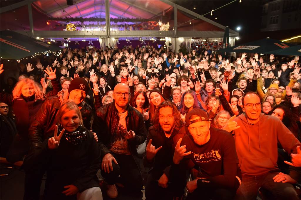 Seven Cent am 26.11.2022 auf der Bühne bei Ab ins Zelt Open Air