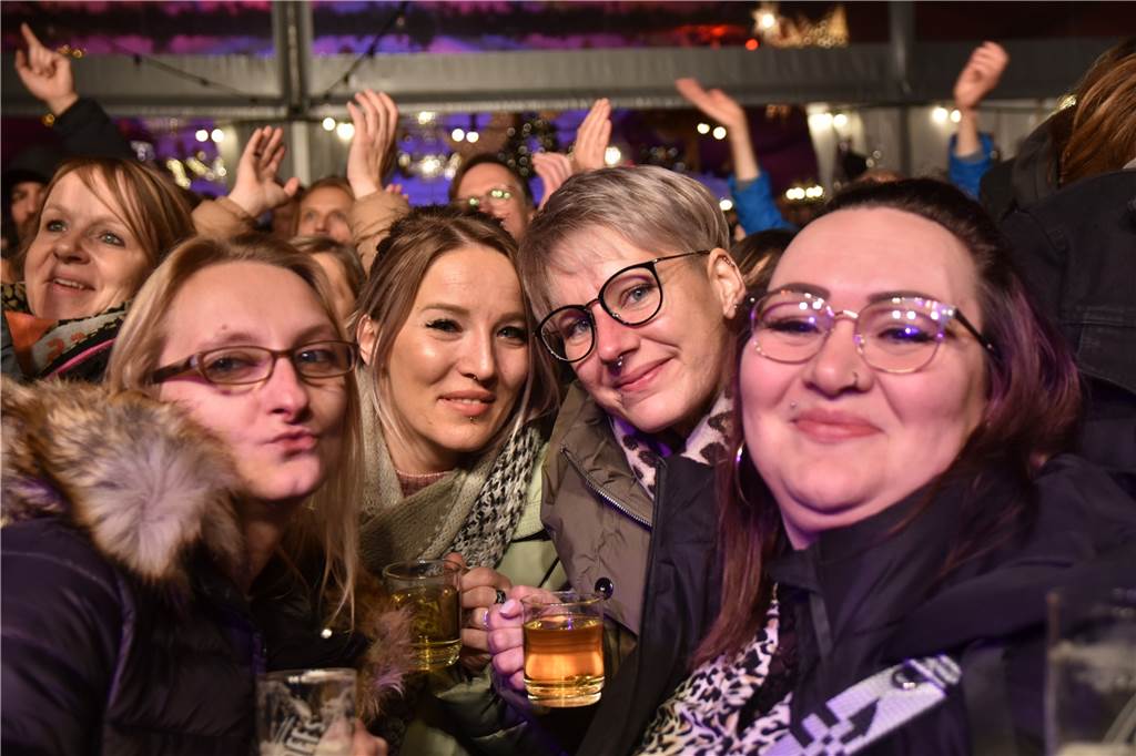Seven Cent am 26.11.2022 auf der Bühne bei Ab ins Zelt Open Air
