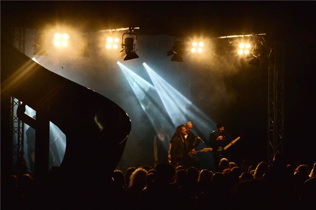 Seven Cent spielten am Samstag im Biergarten von Tante Amanda in Westerfilde. Es war der erste Open-Air-Gig des Jahres 2023. Die Stimmung war sehr gut.
