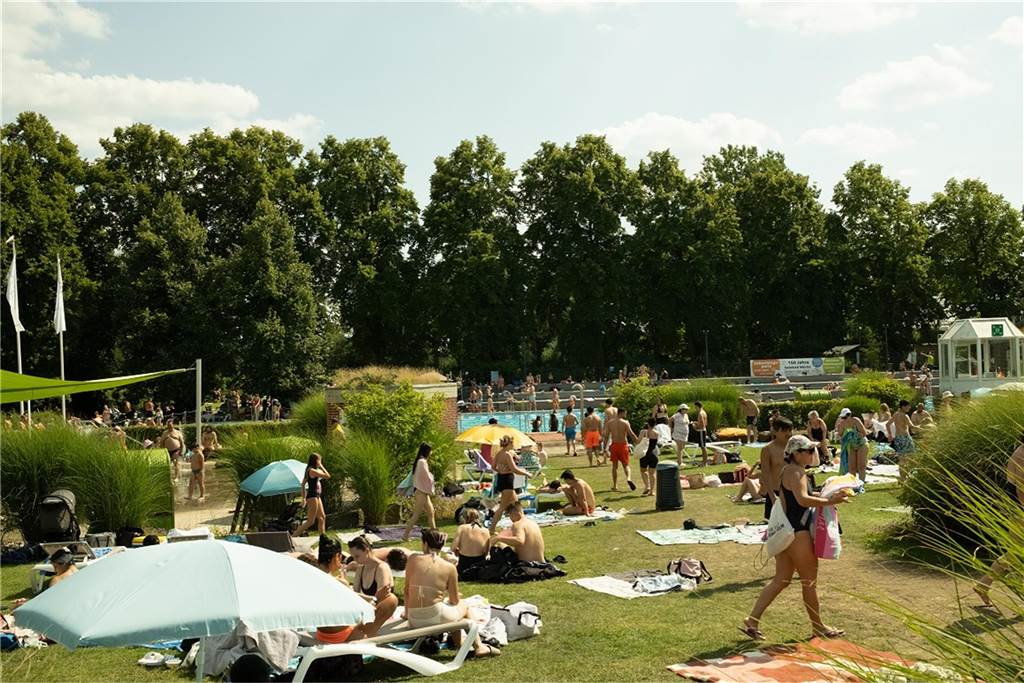 Projekt „Luisa“ hilft bedrängten Frauen und Mädchen auch im Solebad Sexuelle Belästigung kommt im Solebad Werne offenbar höchst selten vor. In fünf Jahren haben sich viermal Mädchen oder Frauen mit dem Hilfesatz "Luisa ist hier" ans Personal gewandt.