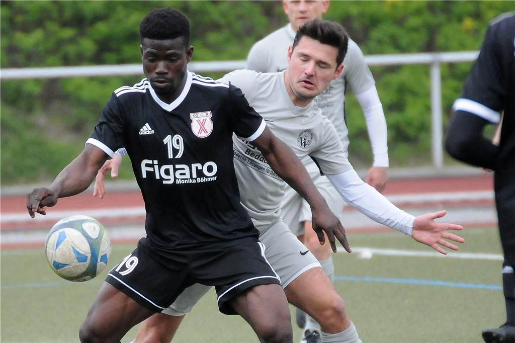 Youssouf Joe Kourouma musste lange warten, bis er für die SG Castrop Tore schießen durfte SG Castrop (schwarz) - BW Westfalia Langenbochum