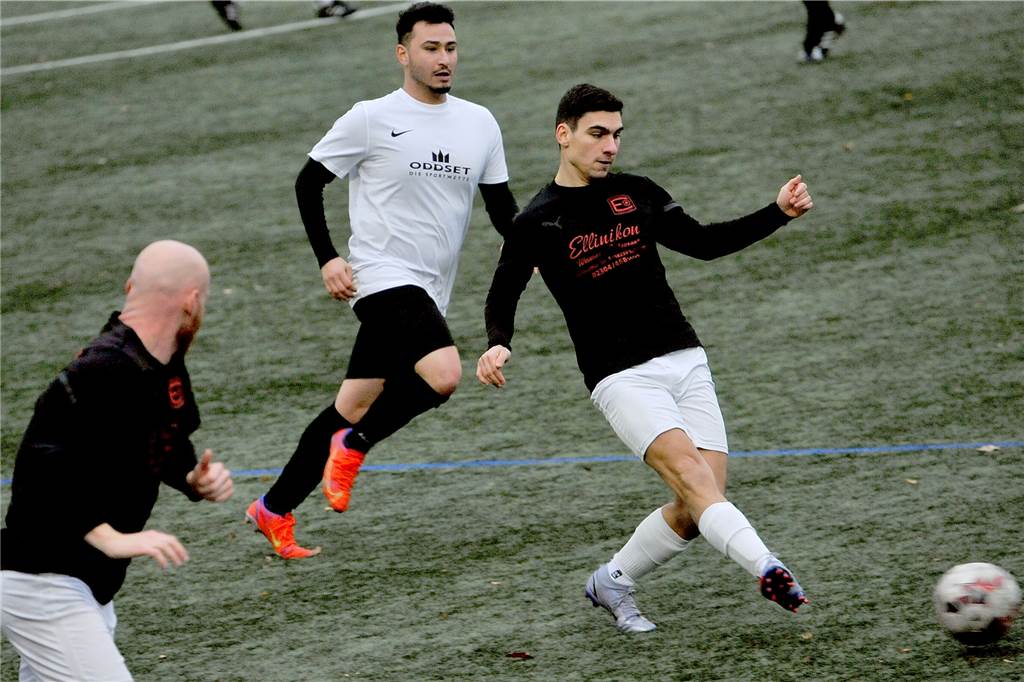 Fotostrecke zum Durchklicken: Viele Bilder vom Fußball, Handball und Futsal SG Eintracht Ergste gewann gegen FC Borussia Dröschede II mit 5:2.