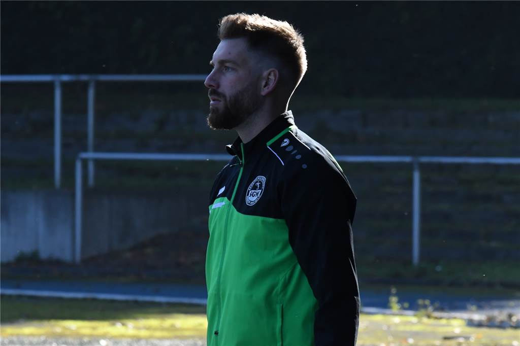 Zittern in den Schlusssekunden: Kampf des BV Brambauer gegen SG Massen wird belohnt SG-Trainer Marco Köhler fehlte bei der Niederlage vor allem die Kreativität bei seiner Mannschaft.