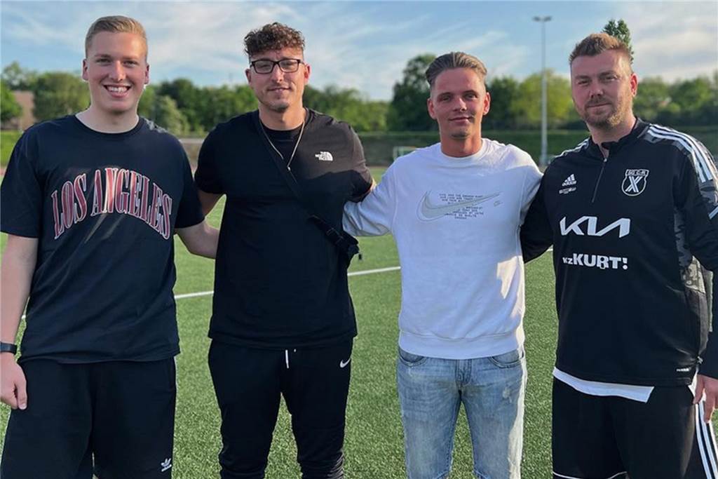 SG Castrop bekommt weitere Verstärkung von Arminia Ickern und vom VfB Waltrop SG-Trainer Tino Westphal (r) konnte Lucas Dandl (l) sowie Nico Foterek und Dennis Koprowski für die neue Saison gewinnen.