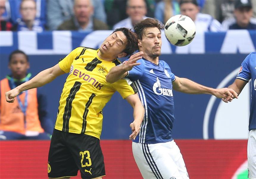Shinji Kagawa (l.) präsentierte sich erneut als Derby-Spezialist.