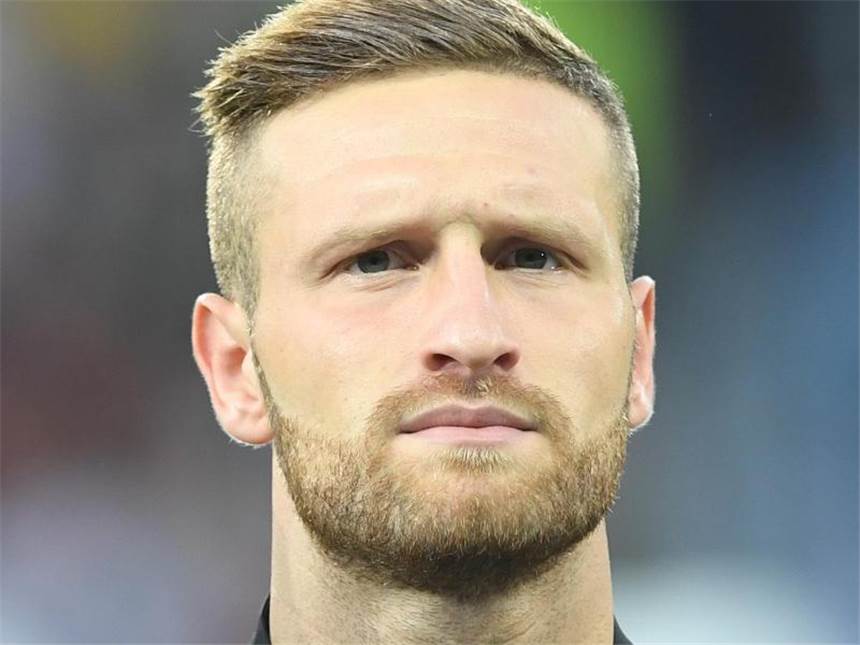 Medien: FC Arsenal will Shkodran Mustafi holen Shkodran Mustafi steht vor einem Wechsel zum FC Arsenal. Foto: Marius Becker