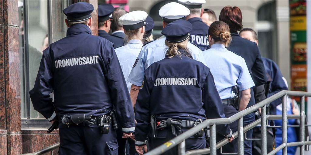 Fünf Dinge, die Dortmunder in ihrer Stadt besonders gut finden Sicherheit im eigenen Wohngebiet, in der Innenstadt, tagsüber und nachts ist ein wichtiges Thema für die Dortmunder und Dortmunderinnen.