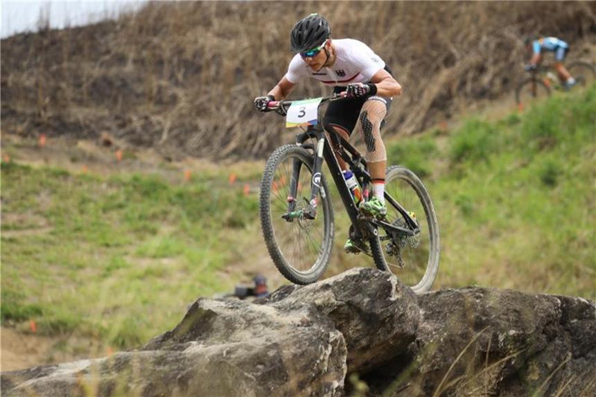 20. Meister-Titel für Mountainbikerin Spitz Sicherte sich ihren 20. nationalen Meistertitel: Mountainbikerin Sabine Spitz. Foto: Michael Kappeler