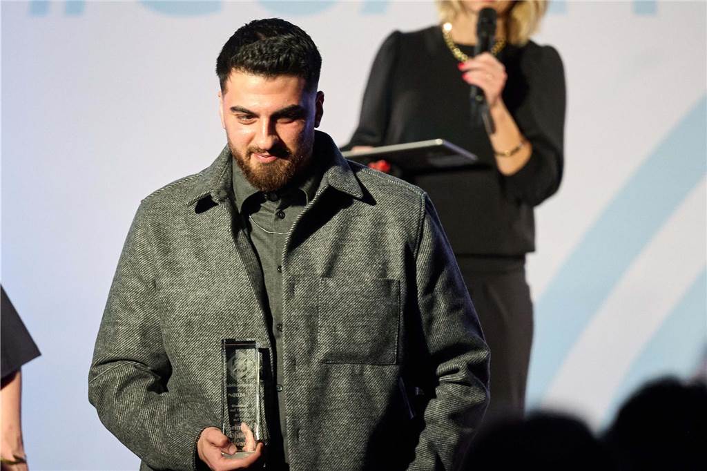 Preisgekröntes aus dem Internet: Grimme prämiert sogar den KI-Einsatz Tahsim Durgun, Preisträger in der Kategorie «Publikumspreis» bei den Grimme Online Awards in Marl