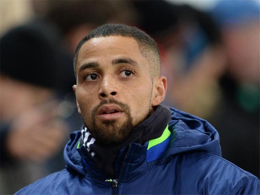Schalke leiht Sidney Sam nach Darmstadt aus Sidney Sam wechselt auf Leihbasis zum SV Darmstadt 98 und soll die Rückennummer 33 erhalten.