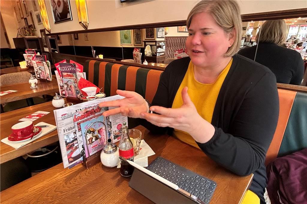 Bürgermeisterkandidatin Vanessa Giese im Café Extrablatt in Haltern am See.
