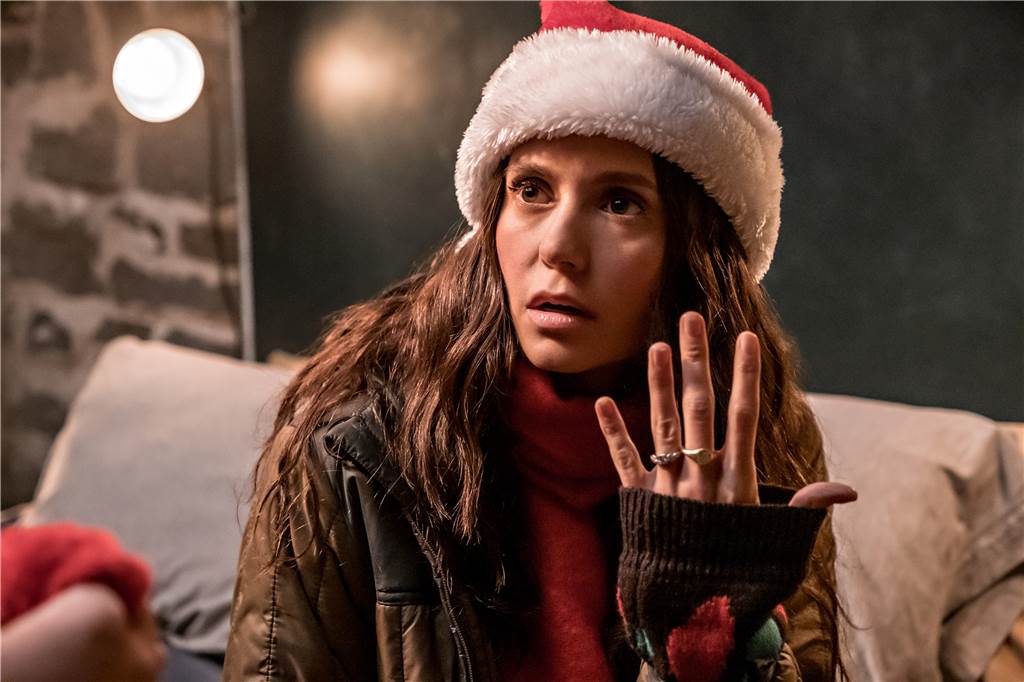 O, du fröhliches Streaming: Film-Fest mit dem neuen Aschenbrödel Sie ist perplex: Nina Dobrev in „Love Hard“.