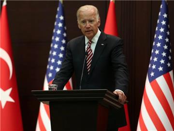 "Sie können und werden unter keinen Umständen amerikanische Unterstützung erhalten, wenn sie sich nicht an ihre Verpflichtung halten", US-Vizepräsident Joe Biden machte deutlich, dass Washington keinen Kurdenstaat an der türkischen Grenze akzeptiert. Foto: Stringer/dpa