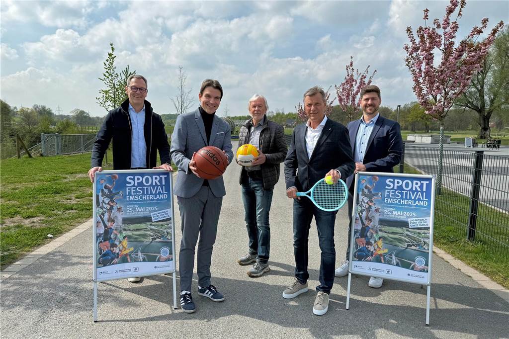 Während der Woche des Sports: „Sportfestival Emscherland“ feiert Premiere Sie laden ein zum Sportfestival Emscherland am 25. Mai (v.li.): Jochen Sandkühler (Sachgebietsleiter Sport), Prof. Dr. Uli Paetzel (Vorstandsvorsitzender Emschergenossenschaft), Lothar Gralyk (StadtSportVerband Recklinghausen), Bürgermeister Christoph Tesche und Stefan Kunz (Abteilungsleiter Sport/Bäder).