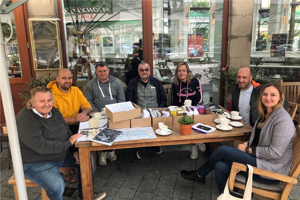 Sie sind im Einsatz für "Castrop kocht über": v.l. Bubi Leuthold, Pascal Rathers, Elmar Bök, Volker Castrup, Marlen Kempf, Nunzio Marcucci und Sarah Wustrack.