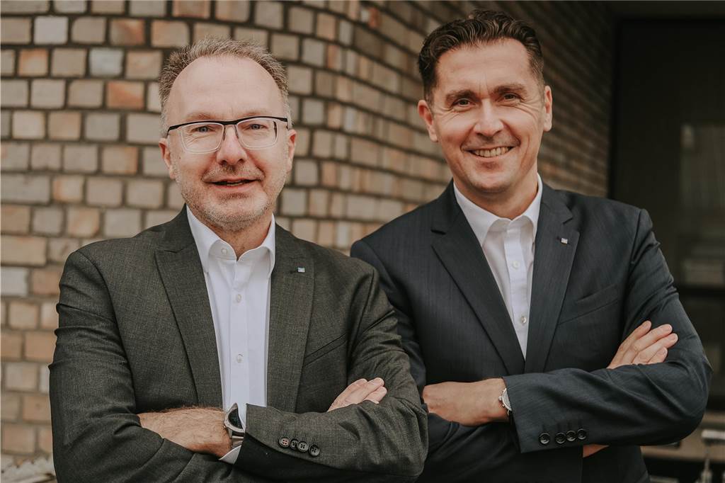 Sie sind zufrieden mit der Bilanz der Volksbank Selm-Bork: die Vorstände Martin Potschadel (l.) und Thomas Krotki.