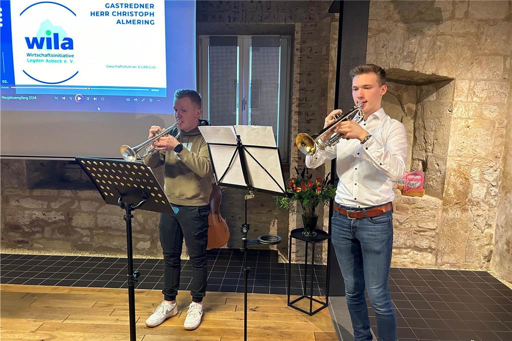 Sie sorgten für noch mehr positive Töne: Hendrik Kemper und Lukas Harpers mit ihren Trompeten.