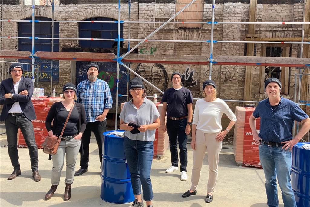 „Heimathafen“ an der Speicherstraße wird teurer - und macht mehr Arbeit Sie stellten das Projekt "Heimathafen" beim BDA-Tag an der Speicherstraße vor.