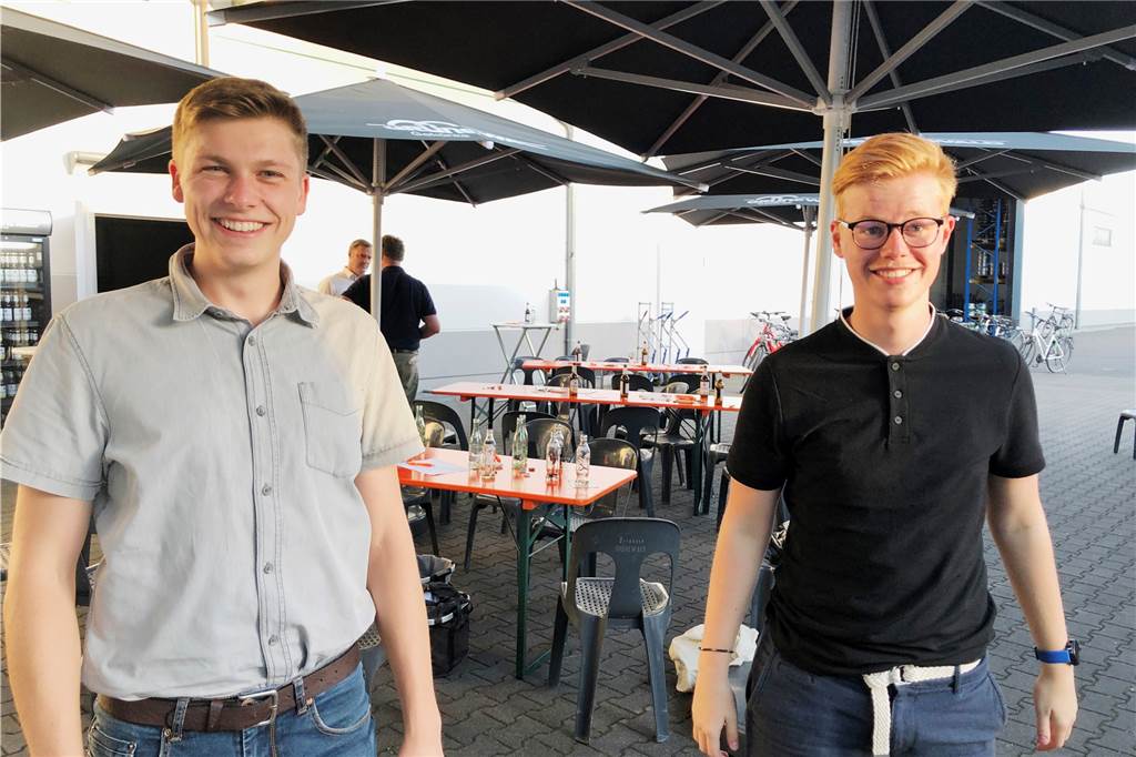 Bürgermeisterkandidat Michael Räckers rackert für den 13. September Sie zählten zu den jüngsten Teilnehmern der Tour. Alexander Kaiser (l.) und Simon Berkemeier. Der 19-jährige Schüler Simon Berkemeier unterstützt den Bürgermeisterkandidaten bei seinem Instagram-Auftritt.
