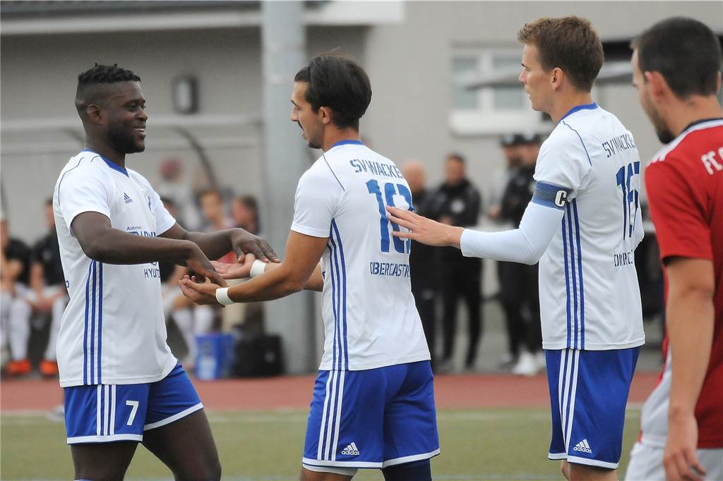 Wacker Obercastrop startet mit breiter Brust - sieht sich aber nicht als Titelfavorit Siege bei der Stadtmeisterschaft sowie in Testspielen gegen Westfalenligisten feierten die Landesliga-Fußballer des SV Wacker Obercastrop mit Goalgetter Elvis Shala (2.v.l.).