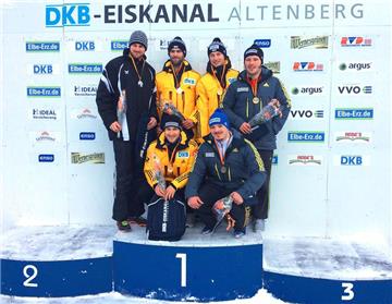 Siegerehrung nach der Deutschen Juniorenmeisterschaft in Altenberg: Der Schwerter Bennet Buchmüller (re.) freute sich über die Bronzemedaille. 