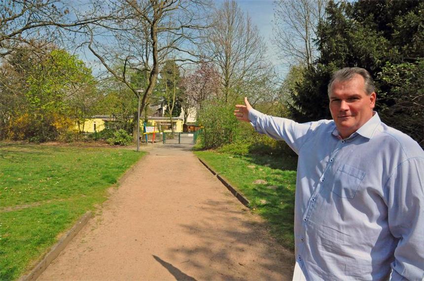 Gegner der geplanten Kita schlägt Kompromiss vor Sieht an dieser Stelle einen besseren Bauplatz für die neue Kita: Anwohner Frank Boente.