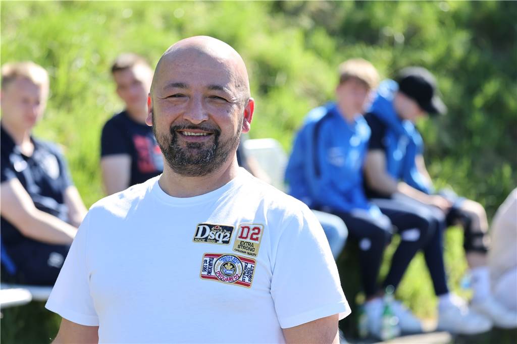 Platz 10: Funktionär des FC Frohlinde tritt nach Manipulationsvorwürfen zurück: „Ich war es nicht“ Siggi Morina ist nach Anschuldigungen von seinem Posten als Sportlicher Leiter des FC Frohlinde im Juni 2022 zurückgetreten.